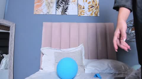 Snapshot of lunaa_lynch chatting on 24, 12, 2024 Luna online show from 24, 12, 2024