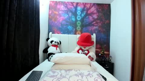 lunaa mayer online show from 4, 10, 2025