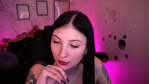 lunaamay online show from 15, 4, 2026