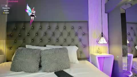 Snapshot of lunabloomn chatting on 5, 11, 2025 Luna online show from 5, 11, 2025