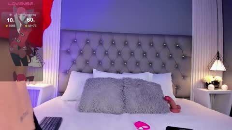 Snapshot of lunabloomn chatting on 26, 11, 2025 Luna online show from 26, 11, 2025