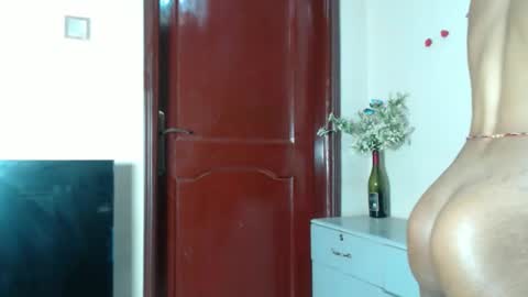Snapshot of lunabraze chatting on 20, 5, 2026 lunabraze online show from 20, 5, 2026
