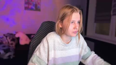 Snapshot of lunacyy chatting on 26, 11, 2025 Britney online show from 26, 11, 2025