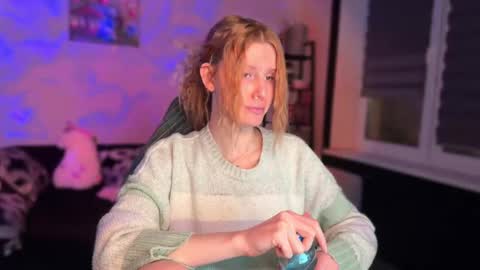 Snapshot of lunacyy chatting on 28, 11, 2025 Britney online show from 28, 11, 2025