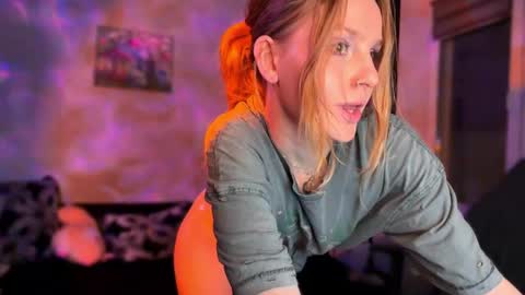 Snapshot of lunacyy chatting on 30, 11, 2025 Britney online show from 30, 11, 2025