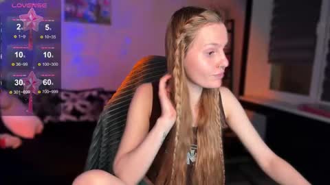 Snapshot of lunacyy chatting on 4, 12, 2025 Britney online show from 4, 12, 2025