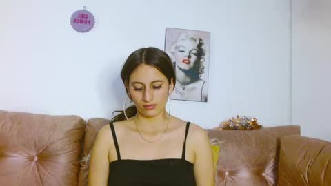 Snapshot of lunaembercs chatting on 11, 1, 2025 Luna online show from 11, 1, 2025