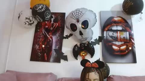 Snapshot of lunaembercs chatting on 30, 10, 2025 Luna online show from 30, 10, 2025