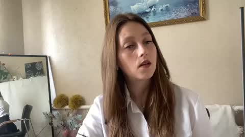 lunafeather online show from 25, 4, 2026