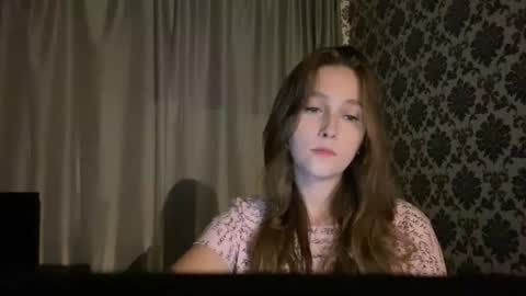 lunafeather online show from 15, 6, 2026