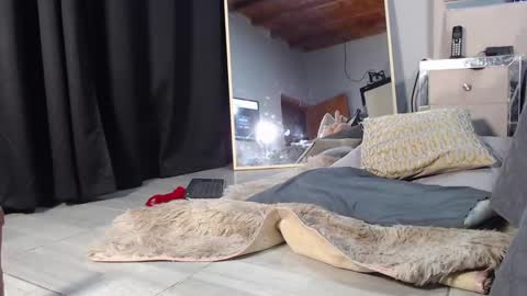 Snapshot of lunaflorez_ chatting on 14, 2, 2025 LUNA online show from 14, 2, 2025