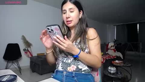 Snapshot of lunagardners chatting on 5, 1, 2026 lunagardners online show from 5, 1, 2026