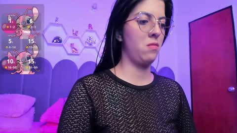 Snapshot of lunagomez24 chatting on 14, 12, 2025 Luna Gomez online show from 14, 12, 2025