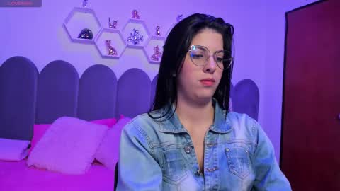 Snapshot of lunagomez24 chatting on 16, 12, 2025 Luna Gomez online show from 16, 12, 2025