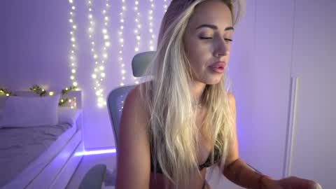 Snapshot of lunaink_ chatting on 8, 12, 2024 Laura online show from 8, 12, 2024