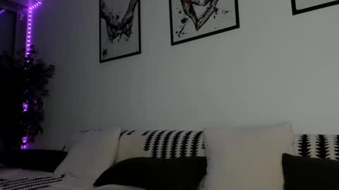 Snapshot of lunaink_ chatting on 6, 2, 2025 Laura online show from 6, 2, 2025