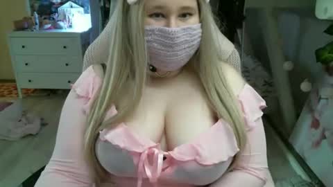 lunalulls online show from 9, 3, 2026