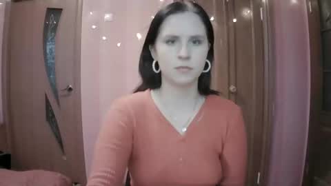 lunamystique_ online show from 27, 1, 2025