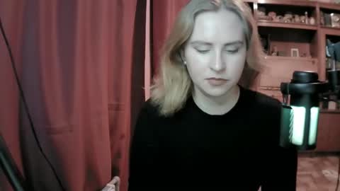 lunamystique_ online show from 3, 2, 2026