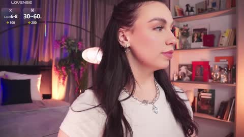 Luna  next streams Mon Fri Sat Sun 8pm-5am gmt0 online show from 4, 2, 2025