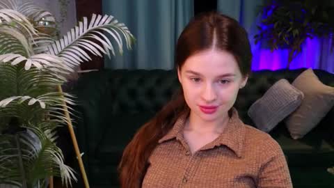 lunaolivia_ online show from 29, 11, 2025