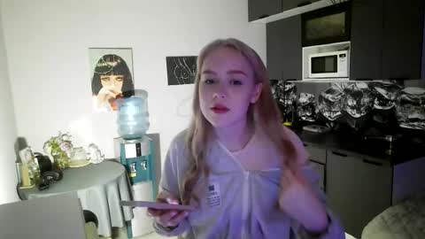 lunapeony online show from 5, 2, 2026