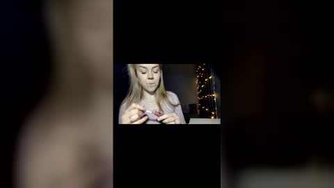 lunapeony online show from 22, 3, 2026