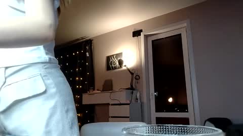 lunapeony online show from 16, 4, 2026