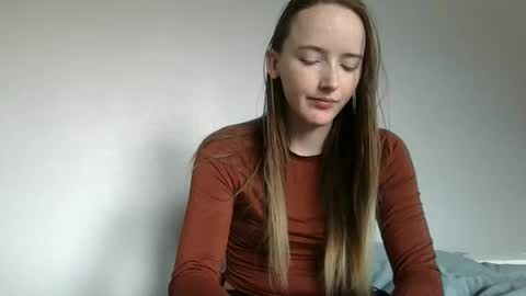 Snapshot of lunapixie2020 chatting on 18, 9, 2025 lunapixie2020 online show from 18, 9, 2025