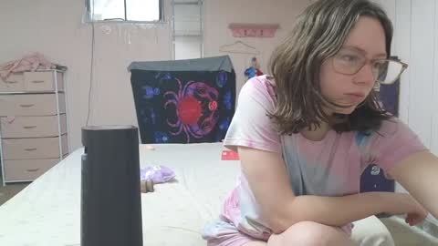 lunaquinn45 online show from 4, 2, 2025