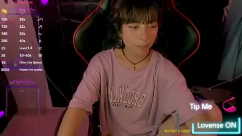 Snapshot of lunarichy chatting on 1, 7, 2026 lunarichy online show from 1, 7, 2026