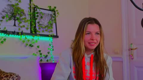 Luna Rishi online show from 17, 1, 2025