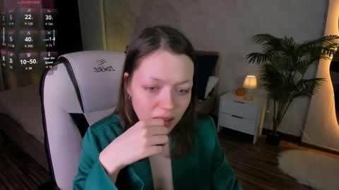 Snapshot of lunarlily7 chatting on 11, 11, 2025 Lily online show from 11, 11, 2025