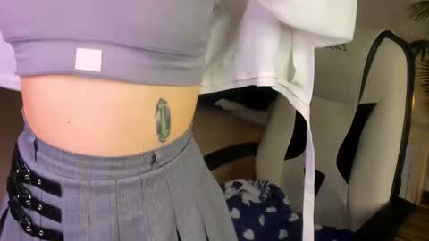 Snapshot of lunarlily7 chatting on 19, 11, 2025 Lily online show from 19, 11, 2025