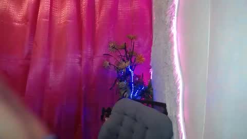 Snapshot of lunarmaxxx chatting on 28, 5, 2026 max online show from 28, 5, 2026