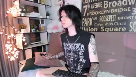 Snapshot of lunaroffset chatting on 11, 6, 2026 Matthew online show from 11, 6, 2026