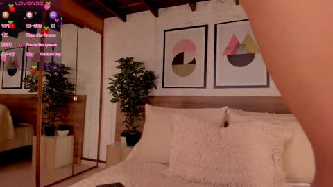 Luna Ruso  online show from 5, 4, 2026