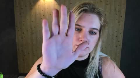 Snapshot of lunasshine chatting on 9, 2, 2026 LunasShine online show from 9, 2, 2026