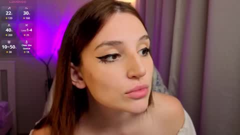 Snapshot of lunatale chatting on 27, 10, 2025 Kate online show from 27, 10, 2025