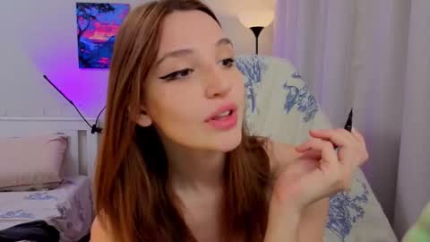 Snapshot of lunatale chatting on 10, 11, 2025 Kate online show from 10, 11, 2025