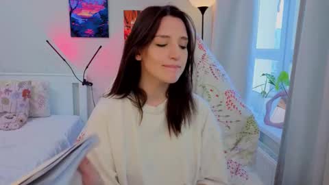 Snapshot of lunatale chatting on 14, 11, 2025 Kate online show from 14, 11, 2025