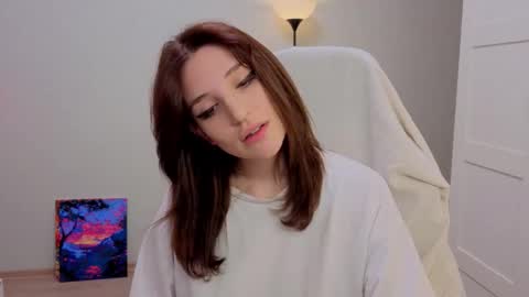 Snapshot of lunatale chatting on 24, 11, 2025 Kate online show from 24, 11, 2025