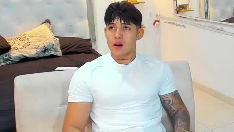 Snapshot of lunay_xtreemboy chatting on 19, 11, 2025 Lunay online show from 19, 11, 2025