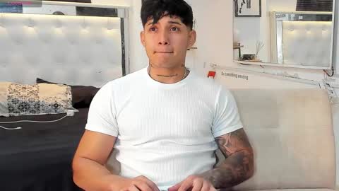 Snapshot of lunay_xtreemboy chatting on 25, 11, 2025 Lunay online show from 25, 11, 2025