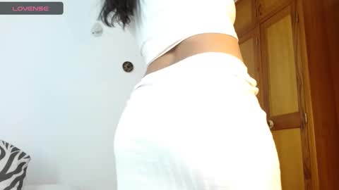 lunayois02 online show from 17, 2, 2025