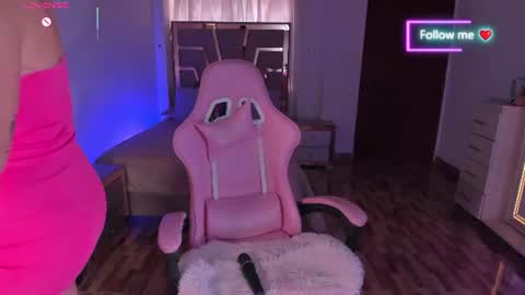Snapshot of lunna_roosee chatting on 10, 7, 2026 LUNA ROSE online show from 10, 7, 2026