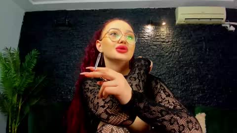 Snapshot of lunna_squirt chatting on 16, 11, 2025 Luna online show from 16, 11, 2025