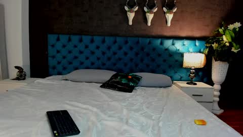 Luna online show from 5, 4, 2026