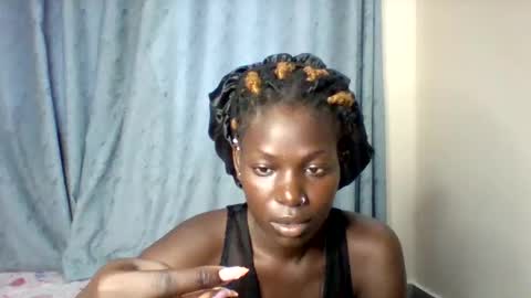 Snapshot of luo_queen chatting on 13, 9, 2025 luo_queen online show from 13, 9, 2025