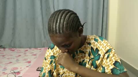 Snapshot of luo_queen chatting on 15, 9, 2025 luo_queen online show from 15, 9, 2025